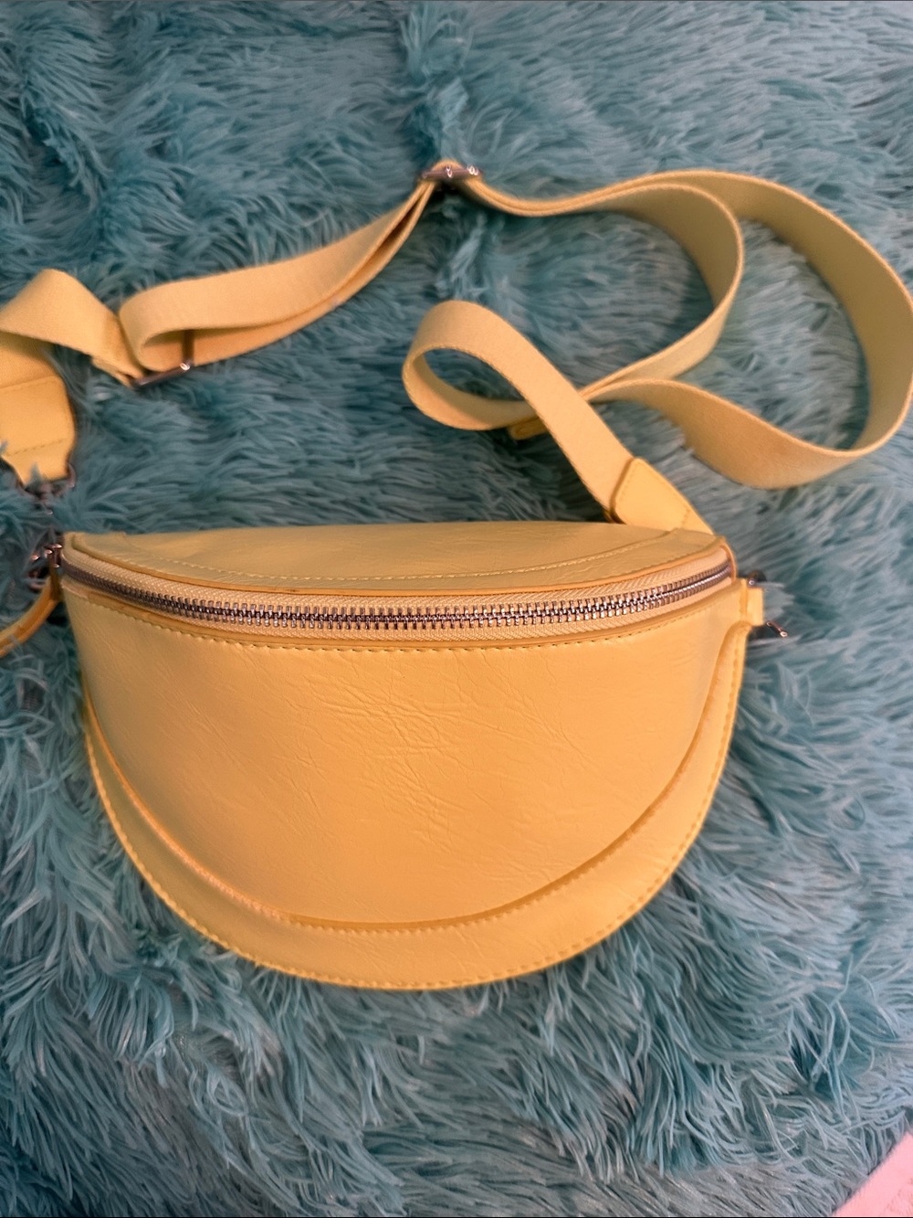 Universal Thread Yellow Faux-Leather Mini Crossbody Belt Bag